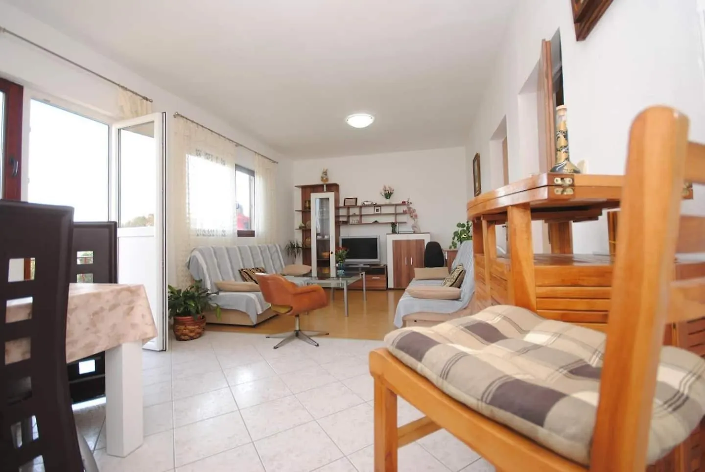 Apartments Ezgety - 330M From Beach Kastela